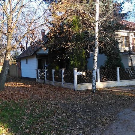 Napsugar Vendeghaziko Apartment Oroshaza Bagian luar foto
