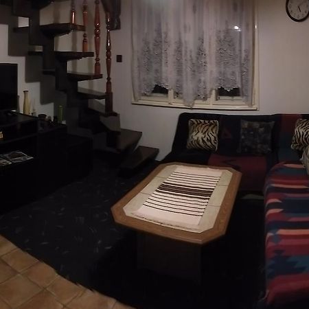 Napsugar Vendeghaziko Apartment Oroshaza Bagian luar foto