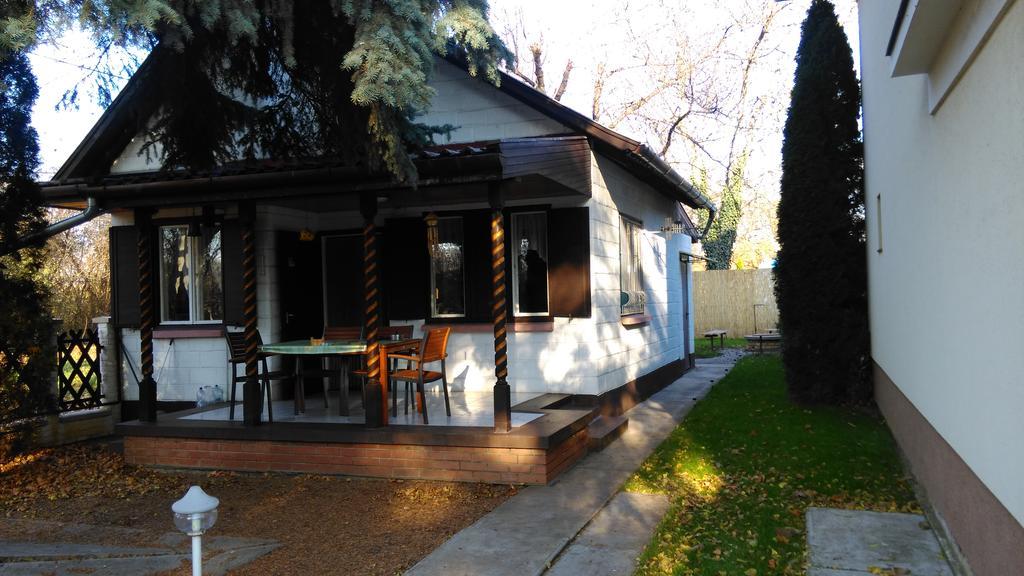 Napsugar Vendeghaziko Apartment Oroshaza Bagian luar foto